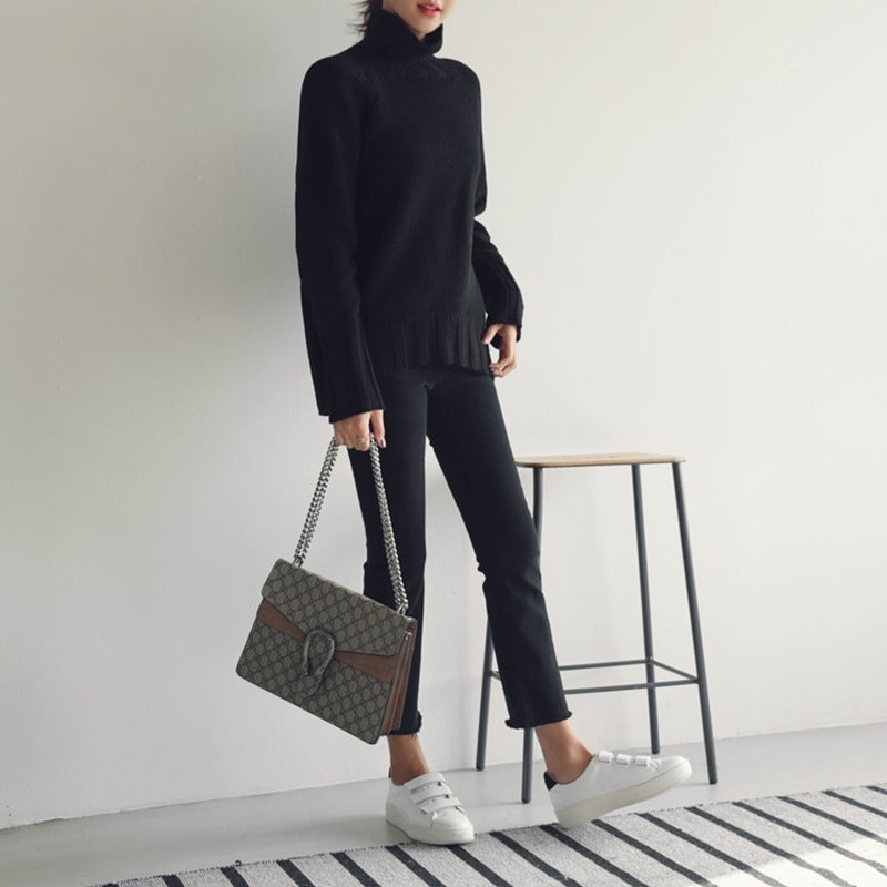 Loose Fitting High Waist, Cropped Jeans